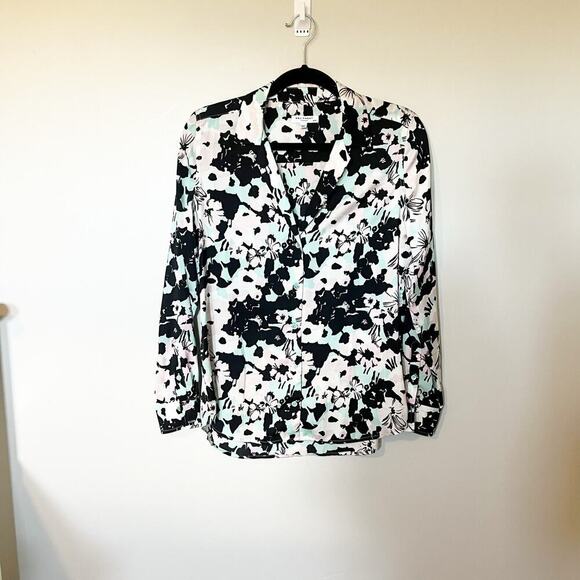 Equipment femme Adalyn in Mint Frost
Floral Print V-neck Button Down medium - Picture 1 of 6